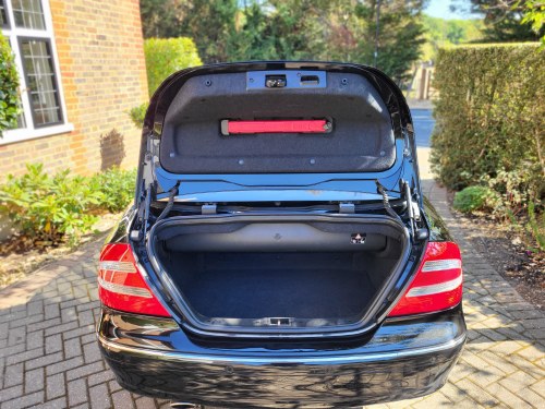 2005 Mercedes-Benz CLK320 Elegance Cabriolet For Sale (picture 43 of 66)