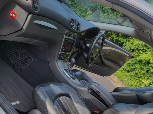 NO RESERVE - 2003 Mercedes-Benz CLK55 AMG In vendita (immagine 47 di 112)