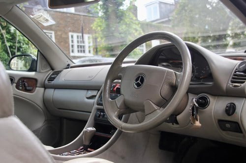 1998 Mercedes Benz CLK 230 Convertible à vendre (picture 24 of 127)