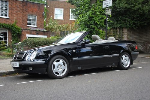 1998 Mercedes Benz CLK 230 Convertible à vendre (picture 3 of 127)