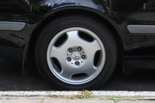 1998 Mercedes Benz CLK 230 Convertible à vendre (picture 23 of 127)