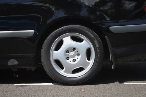 1998 Mercedes Benz CLK 230 Convertible à vendre (picture 22 of 127)