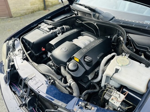 NO RESERVE - 2002 Mercedes-Benz CLK320 Avantgarde In vendita (immagine 97 di 114)