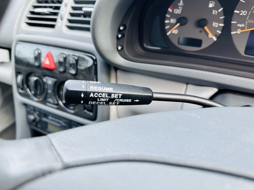 NO RESERVE - 2002 Mercedes-Benz CLK320 Avantgarde In vendita (immagine 59 di 114)