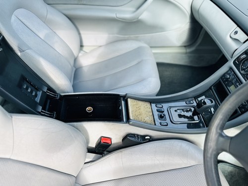 NO RESERVE - 2002 Mercedes-Benz CLK320 Avantgarde In vendita (immagine 52 di 114)