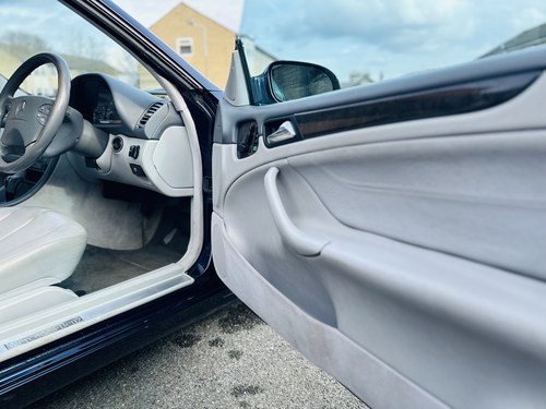 NO RESERVE - 2002 Mercedes-Benz CLK320 Avantgarde In vendita (immagine 41 di 114)