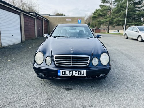 NO RESERVE - 2002 Mercedes-Benz CLK320 Avantgarde In vendita (immagine 13 di 114)