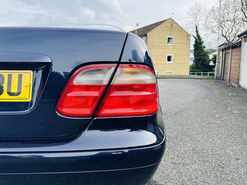 NO RESERVE - 2002 Mercedes-Benz CLK320 Avantgarde In vendita (immagine 83 di 114)