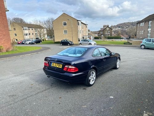 NO RESERVE - 2002 Mercedes-Benz CLK320 Avantgarde In vendita (immagine 19 di 114)