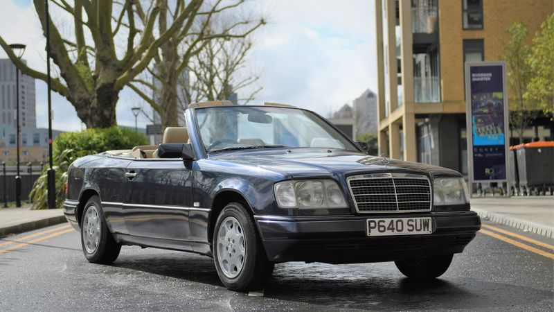 1997 Mercedes-Benz E 220 Cabriolet For Sale (picture 1 of 118)