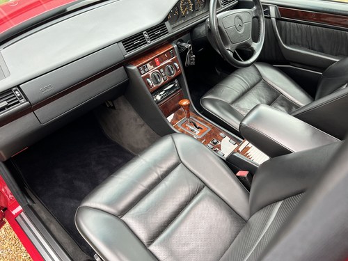 1995 Mercedes-Benz E280 Auto W124 In vendita (immagine 53 di 153)