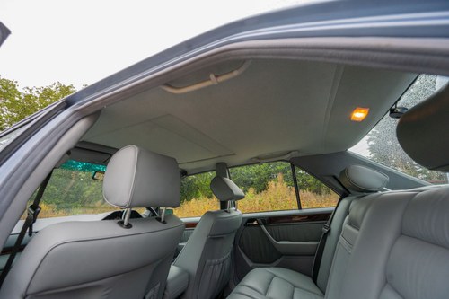 1991 Mercedes-Benz W124 300E 4MATIC In vendita (immagine 92 di 196)