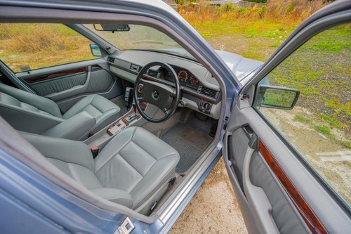 1991 Mercedes-Benz W124 300E 4MATIC In vendita (immagine 98 di 196)