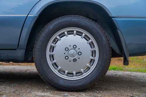 1991 Mercedes-Benz W124 300E 4MATIC In vendita (immagine 141 di 196)