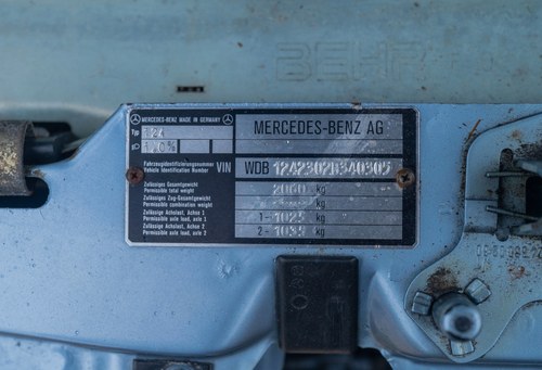 1991 Mercedes-Benz W124 300E 4MATIC In vendita (immagine 147 di 196)