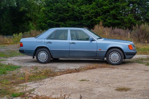 1991 Mercedes-Benz W124 300E 4MATIC In vendita (immagine 8 di 196)