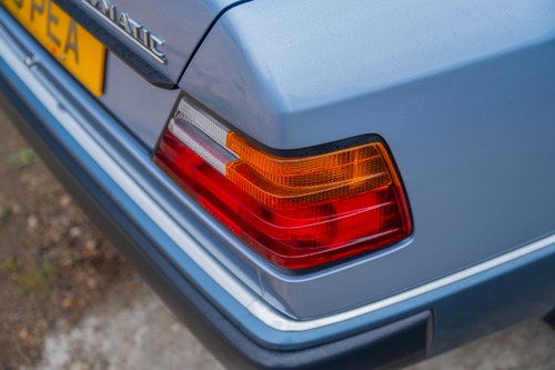 1991 Mercedes-Benz W124 300E 4MATIC In vendita (immagine 131 di 196)