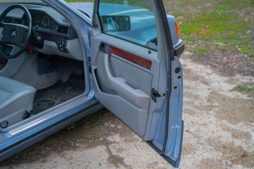 1991 Mercedes-Benz W124 300E 4MATIC In vendita (immagine 19 di 196)