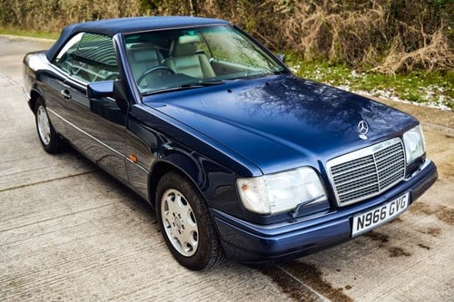 1995 Mercedes-Benz E220 Cabriolet C124 In vendita (immagine 23 di 181)