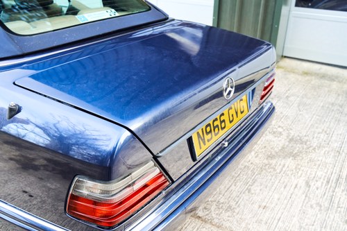 1995 Mercedes-Benz E220 Cabriolet C124 In vendita (immagine 117 di 181)
