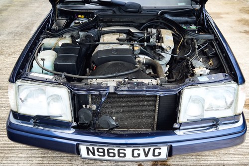 1995 Mercedes-Benz E220 Cabriolet C124 In vendita (immagine 118 di 181)