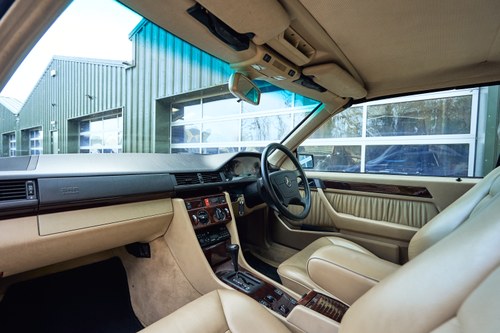 1995 Mercedes-Benz E220 Cabriolet C124 In vendita (immagine 63 di 181)