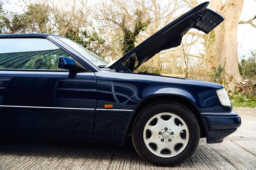 1995 Mercedes-Benz E220 Cabriolet C124 In vendita (immagine 136 di 181)