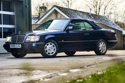 1995 Mercedes-Benz E220 Cabriolet C124 In vendita (immagine 31 di 181)