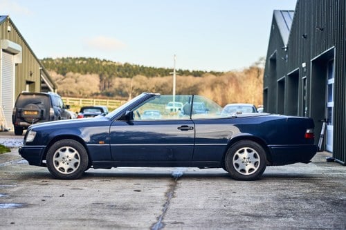 1995 Mercedes-Benz E220 Cabriolet C124 In vendita (immagine 37 di 181)