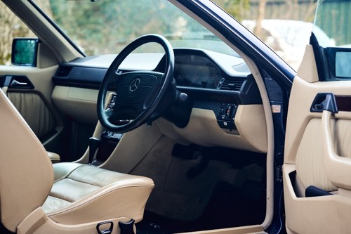 1995 Mercedes-Benz E220 Cabriolet C124 In vendita (immagine 50 di 181)