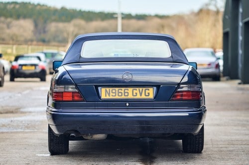 1995 Mercedes-Benz E220 Cabriolet C124 In vendita (immagine 11 di 181)