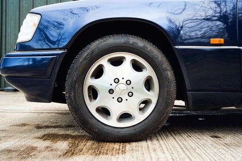 1995 Mercedes-Benz E220 Cabriolet C124 In vendita (immagine 41 di 181)