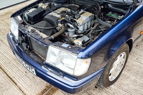 1995 Mercedes-Benz E220 Cabriolet C124 In vendita (immagine 124 di 181)