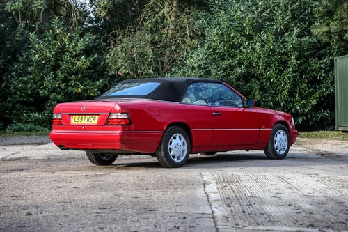 1994 Mercedes-Benz C124 E320 Cabriolet Te koop (foto 8 van 82)