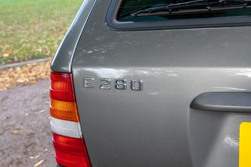 1994 Mercedes-Benz E-Class Estate (W124) For Sale (picture 117 of 169)