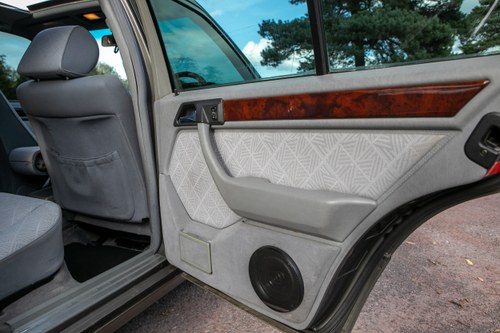 1994 Mercedes-Benz E-Class Estate (W124) For Sale (picture 44 of 169)