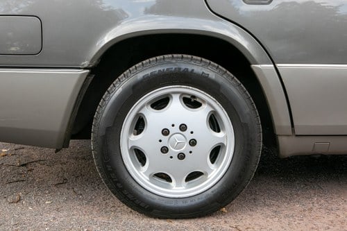 1994 Mercedes-Benz E-Class Estate (W124) For Sale (picture 25 of 169)