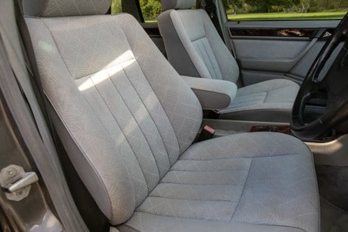 1994 Mercedes-Benz E-Class Estate (W124) For Sale (picture 53 of 169)