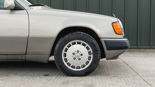 NO RESERVE - 1991 Mercedes-Benz 300E à vendre (picture 21 of 99)