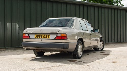 NO RESERVE - 1991 Mercedes-Benz 300E à vendre (picture 15 of 99)