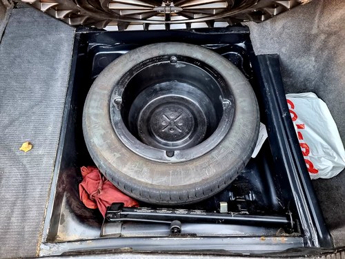 NO RESERVE - 1991 Mercedes-Benz 300E à vendre (picture 94 of 99)