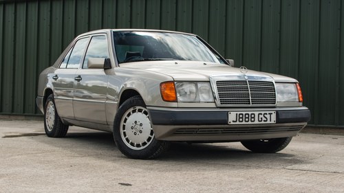 NO RESERVE - 1991 Mercedes-Benz 300E à vendre (picture 2 of 99)