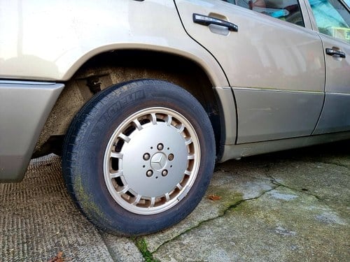 1991 Mercedes-Benz 300E 4-MATIC For Sale (picture 12 of 67)