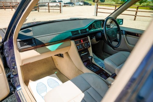1995 Mercedes-Benz W124 E200 Te koop (foto 19 van 142)