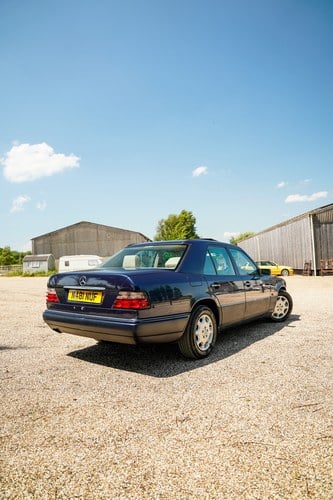 1995 Mercedes-Benz W124 E200 Te koop (foto 5 van 142)