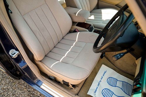 1995 Mercedes-Benz W124 E200 Te koop (foto 61 van 142)