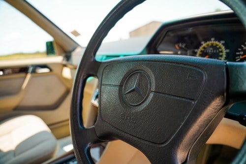 1995 Mercedes-Benz W124 E200 Te koop (foto 72 van 142)