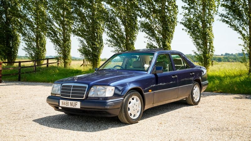 1995 Mercedes-Benz W124 E200 For Sale (picture 1 of 143)