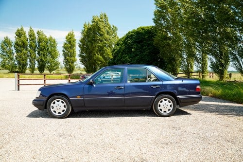 1995 Mercedes-Benz W124 E200 Te koop (foto 13 van 142)