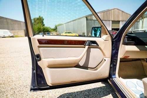 1995 Mercedes-Benz W124 E200 Te koop (foto 18 van 142)